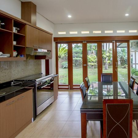 Kencana Villa Dago Bandung Exterior photo