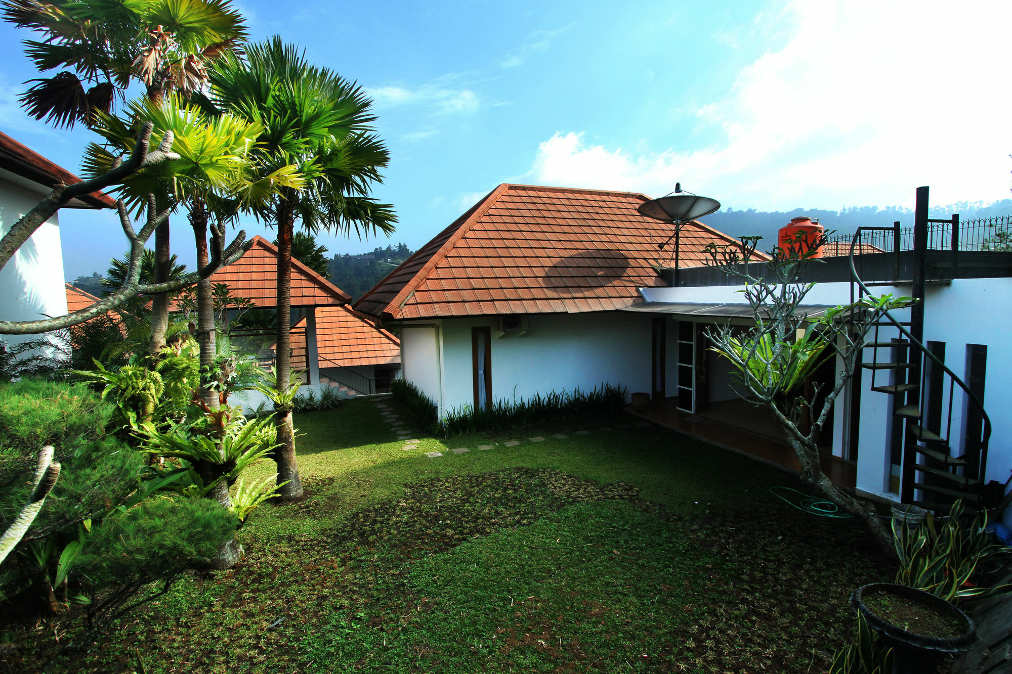 Kencana Villa Dago Bandung Exterior photo